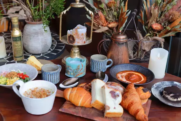 「中目黒で行列の「flour＋water」が下北沢に新店！“オリジナル生ベーグル”と店舗限定“リコッタパンケーキ”が登場」の画像