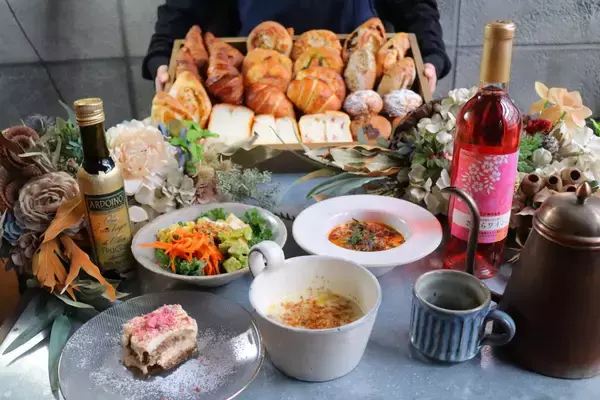 「中目黒で行列の「flour＋water」が下北沢に新店！“オリジナル生ベーグル”と店舗限定“リコッタパンケーキ”が登場」の画像