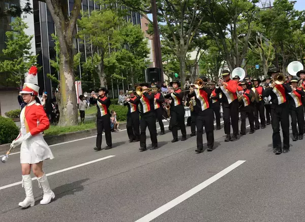 和歌山市の秋を彩る「けやきスペシャルパレード」開催！生徒たちによる音楽パレードを実施！