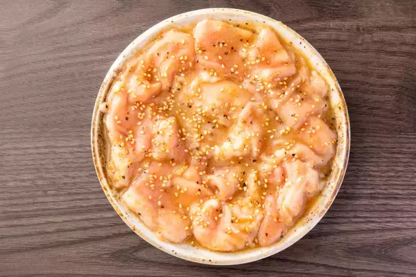 「“黒タンを一本丸ごと”大阪の焼肉店「牛次郎」が新提案　関西トップクラスの精肉卸PFCグループの強みで実現」の画像