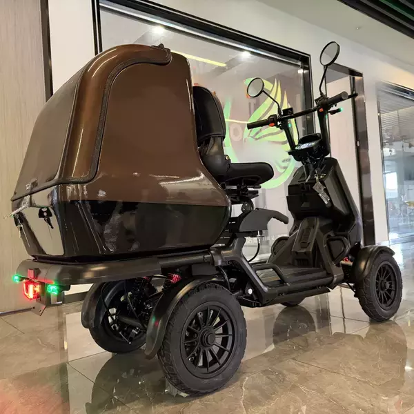 「特定小型四輪ELEMOsの最上位モデル誕生　上質と高機能を極めたフラグシップ「ELEGRANシリーズ」新発売」の画像