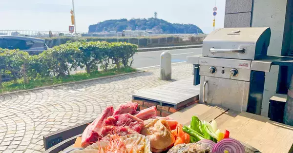 【湘南・江ノ島】海まで0分、3つの選べる絶景会場。日本BBQ協会認定インストラクター推奨「ハラミステーキBBQ」が4月24日(金)より始動！手ぶらで江ノ島を遊び尽くす新プラン。
