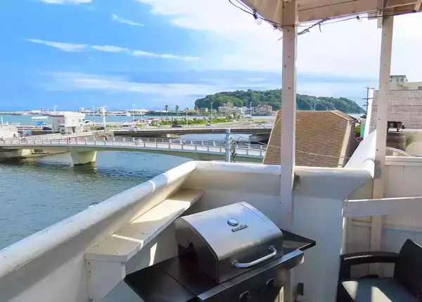 「【湘南・江ノ島】海まで0分、3つの選べる絶景会場。日本BBQ協会認定インストラクター推奨「ハラミステーキBBQ」が4月24日(金)より始動！手ぶらで江ノ島を遊び尽くす新プラン。」の画像