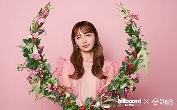Dream Amiのデビュー記念日を祝う一夜限りのスペシャルライブビルボードライブ公演記念グッズの発売が決定！