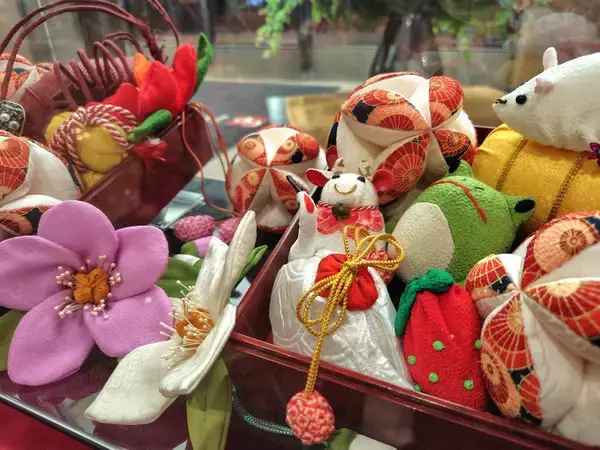 「ホテル東京ガーデンパレス　第7回春の装飾　大つるし飾り展　～約3000個の雛の飾り物～「雪国越後三大つるし雛・山形県湊町酒田の傘福®・宮城県大崎市のつるし飾り展」つるし雛装飾と新潟物産展開催のお知らせ」の画像