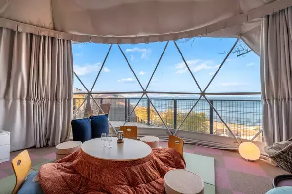 「【淡路島・5周年記念】グランピング×ハワイアンカフェで3時間食べ飲み放題パーティープラン」の画像