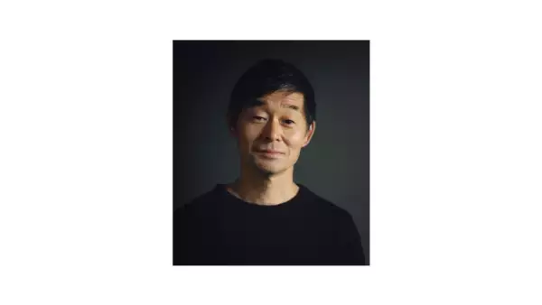 「あいの風とやま鉄道・富山駅 中央改札口横に大型パブリックアート設置　ミナ ペルホネン デザイナー　皆川 明　初のステンドグラス原画・監修『生命の根(いのちのね)』」の画像