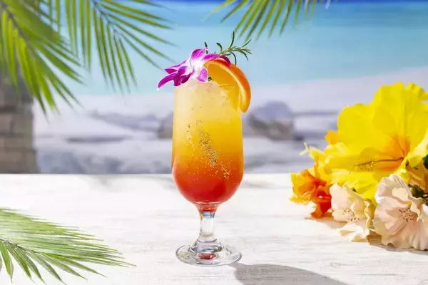 「ヒルトン東京ベイ、アサイーパフェやハワイアンフードでリゾート気分を満喫する「Hawaiian Afternoon Tea」を期間限定開催」の画像