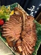 阪神タイガース優勝記念 特製Tボーンステーキ　1キロ超えの骨付き肉を炭火で豪快に焼き上げる優勝記念メニューを大阪・天神橋「炭火焼 平八郎」で10月6日から日本シリーズ終了まで、1日3食限定発売開始