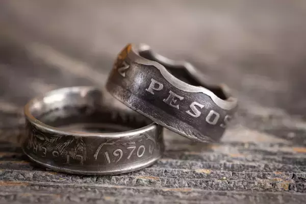 「株式会社ねんりんが世界に一つの指輪を自作する体験型コインリング専門店「Little Wing」をオープン」の画像