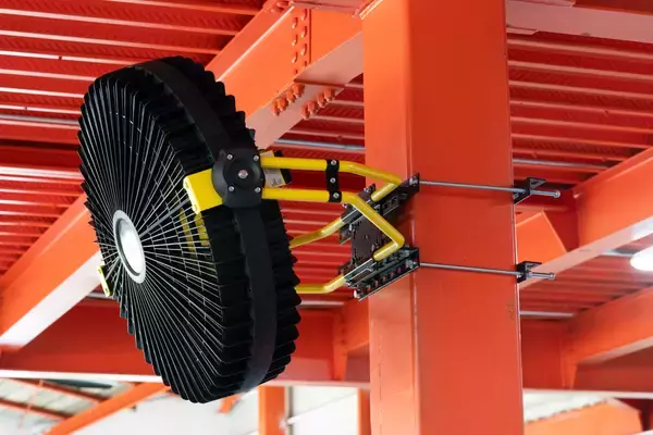 「倉庫・工場の熱中症対策に新提案　作業動線を塞がない天井・壁掛けモデルの扇風機を新発売」の画像