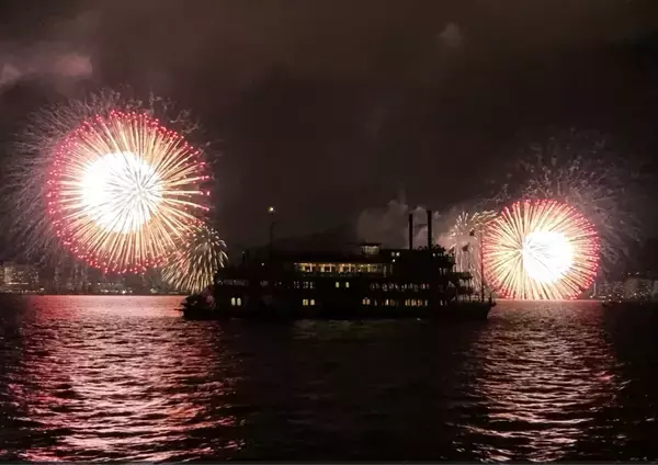 「8月6日（木）湖面を染める約1万発の大花火を船上の特等席で鑑賞！『ミシガン花火鑑賞船』の抽選受付を開始します」の画像