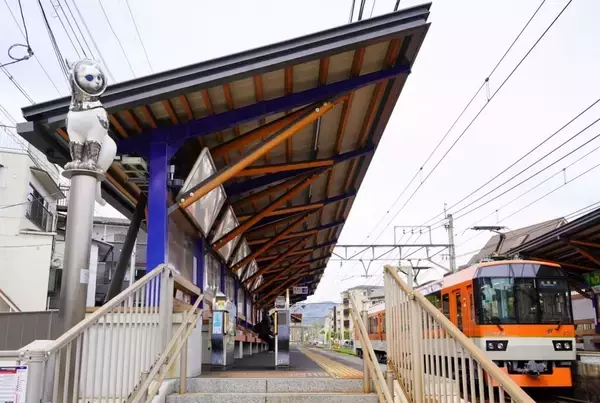 京都・左京区 “つくり手” が集う街で、創作を見守る「風見鶏」「茶山・京都芸術大学駅」に卒業生作品を新設置