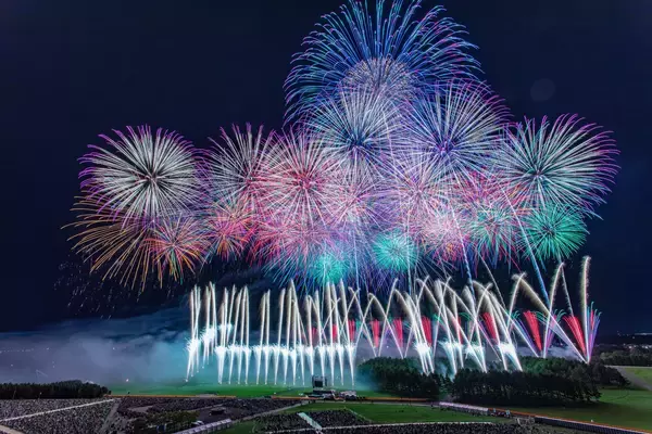 「この夜、空に奇跡が灯る　ノンストップで展開されるスペクタクルな花火エンターテインメント　『北海道芸術花火2026』9月5日(土)モエレ沼公園で開催決定！」の画像