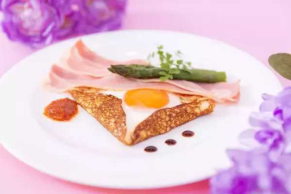 「ホテル京阪 京橋 グランデ「Violet Flower Afternoon Tea」－心ときめく紫色のスイーツを優雅に楽しむティータイム－」の画像