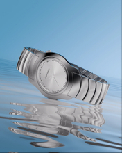 “秩序の中に潜む歪みの美” LAPHONT（ラフォン）新作メタルウォッチ「SIDEWINDER」登場