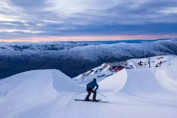 「GWに紅葉？夏にスキー？実は狙い目、GW〜夏に楽しむニュージーランドへの旅。」の画像