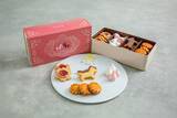 「【ラ・メゾン】年末年始の贈り物に。華やかな紅白タルトや限定クッキー缶を販売。」の画像3
