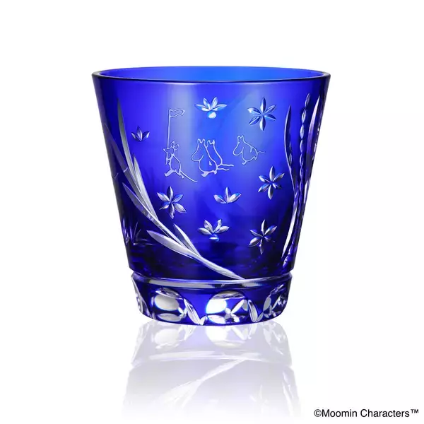 「ムーミン小説の世界が、日本の伝統的工芸品「江戸切子グラス」に！　ムーミンとニョロニョロ・スナフキンとヨクサルの2種類」の画像