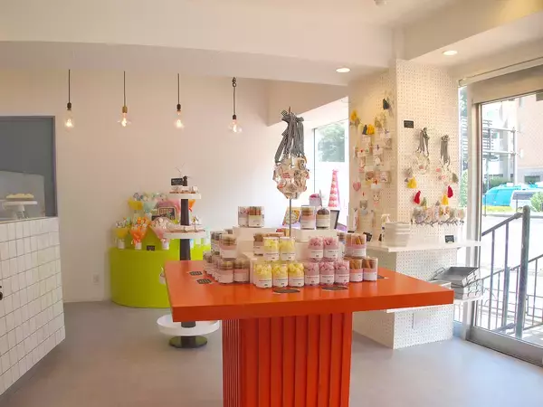 「オーダースイーツ専門店「タンデコロリ」店舗オープン」の画像