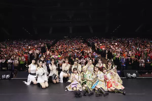 「日韓トップアイドルが1対1で激突！新ライブイベント「Kandy Jam vol.1」開催　KARA × 私立恵比寿中学、ぴあアリーナMMで奇跡の初競演　圧巻のパフォーマンスと多幸感あふれるコラボトークで魅了」の画像