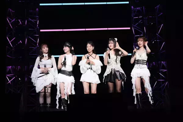 「日韓トップアイドルが1対1で激突！新ライブイベント「Kandy Jam vol.1」開催　KARA × 私立恵比寿中学、ぴあアリーナMMで奇跡の初競演　圧巻のパフォーマンスと多幸感あふれるコラボトークで魅了」の画像