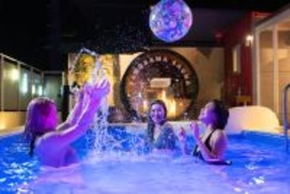 淡路島で春のプール開き 「THE BOXY AWAJI」ナイトプール×BBQ×5つの特典付き　1日1組限定の貸切ヴィラが早期予約で30%OFF