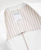 「羽織るような軽やかさと品位を両立した、最軽量級の白衣シリーズ・LIGHTがリニューアルして登場。：メディカルアパレルブランド・クラシコ」の画像4