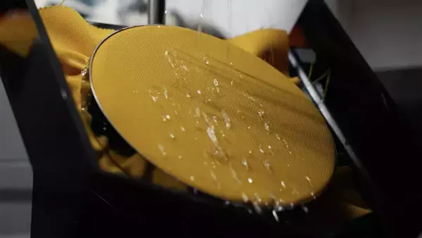 「PFAS不使用の環境配慮型撥水加工技術「Droproof」　防衛・救助関係者を支援するイベント「MCON TOKYO 2026」に出展」の画像