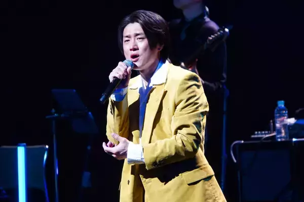 「真田ナオキ、村神様ユニフォームでWBC侍ジャパンに熱烈エール！相模大野で“開幕戦”コンサート開催、新曲で場外ホームラン級の大ヒットを誓う！」の画像