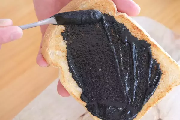 「【選ばれる定番品】三育フーズの「黒ゴマクリーム」が日経POSセレクション2025ロングセラー「その他スプレッド」カテゴリで選出」の画像