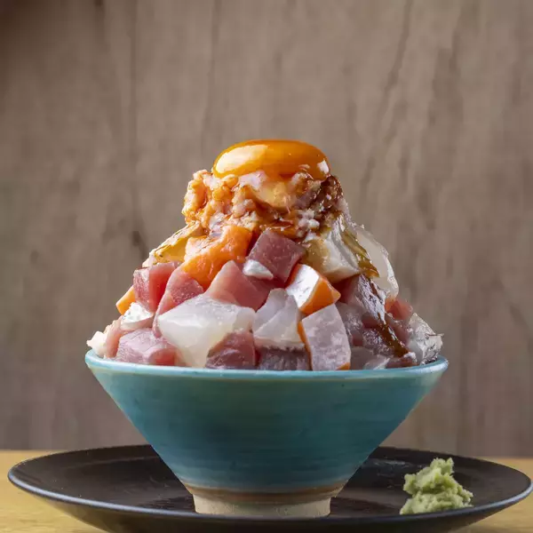 「【リリース第2弾】5月24日(日)に《熱海おさかな食堂炙り家 別邸》がグランドオープン　希少性が高い幻の地鶏「天草大王」を炭焼き、串焼き、肉刺し、鍋でご提供！」の画像