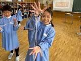 「3年生がリーダーシップを発揮！大阪信愛学院小学校が幼稚園児と「伝承遊び」で交流」の画像3