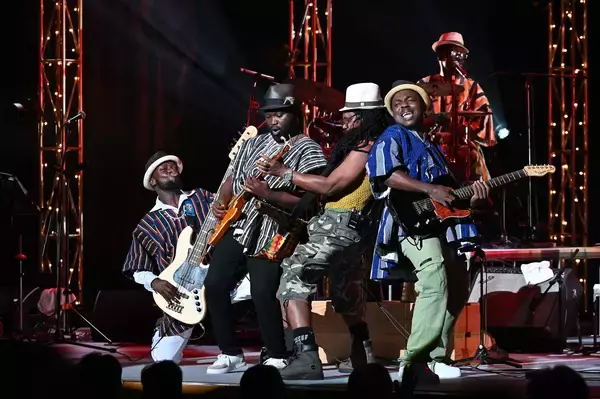 【欧州熱狂のアフリカン・ポップスが再来日！】平和をもたらす神話の鳥「サントロフィ」が魅せる新世代ハイライフ『サントロフィ ジャパン・ツアー』6月開催決定