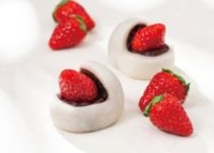 静岡県オリジナル品種苺の「きらぴ香」を使用した『極み果実大福』2月限定・金土日祝の11日間だけの特別販売