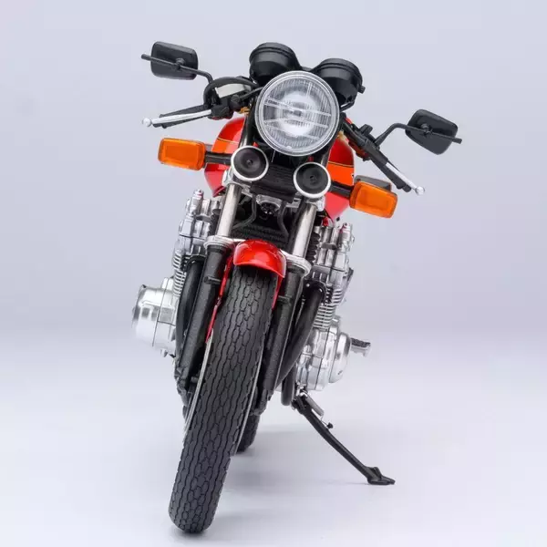 「『バリバリ伝説』の名マシンが立体化！オートアート「Honda CB750F 巨摩 郡」大阪モーターサイクルショー2026で展示・販売！」の画像