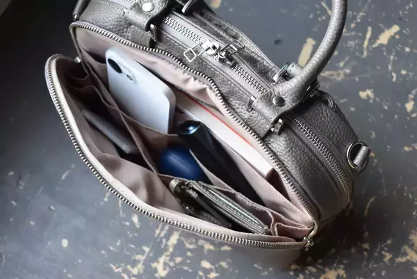 「全11ポケット×立て収納でバッグの中身が整う本革2WAYハンドバッグ「Loloco-ロロコ-」をMakuakeで先行販売」の画像