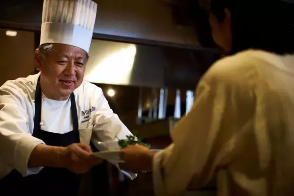 「【宮城・蔵王 ゆと森倶楽部】気鋭のフレンチシェフ・松本圭介氏とのコラボディナーイベントを4月20日（月）に1日限定開催」の画像