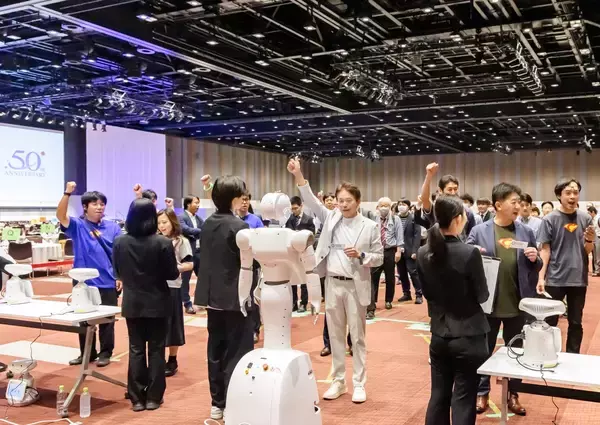 「CIJはロボットAYUDAでギネス世界記録(TM)に認定されました！」の画像