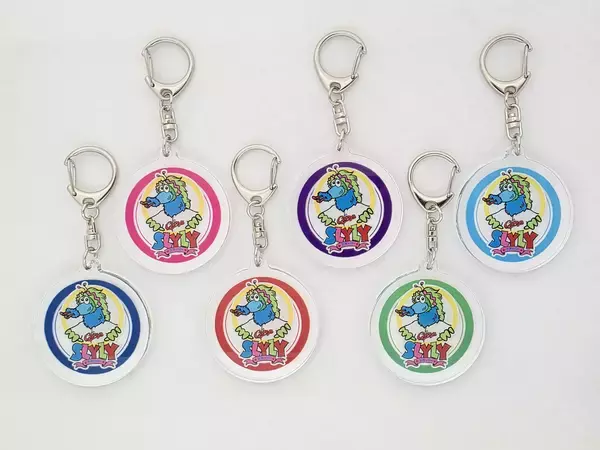 「ガチャCAN自販機限定「カープ コラボアクリルキーホルダー」を3月18日より販売開始」の画像