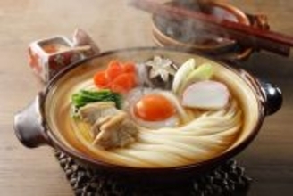 半田そうめんのオカベより、昨シーズン約58万食を売り上げた冬季限定「平延べうどん」が今季初登場！