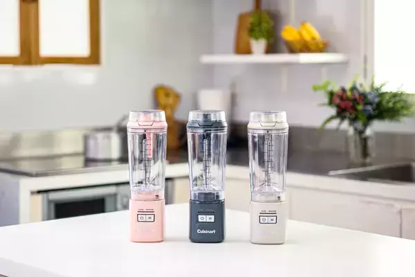 コードレスで使いたい時にどこでも手軽に混ぜ残しゼロのスムージー機能を搭載クイジナート「コードレス パーソナルブレンダー」2025年12月上旬発売