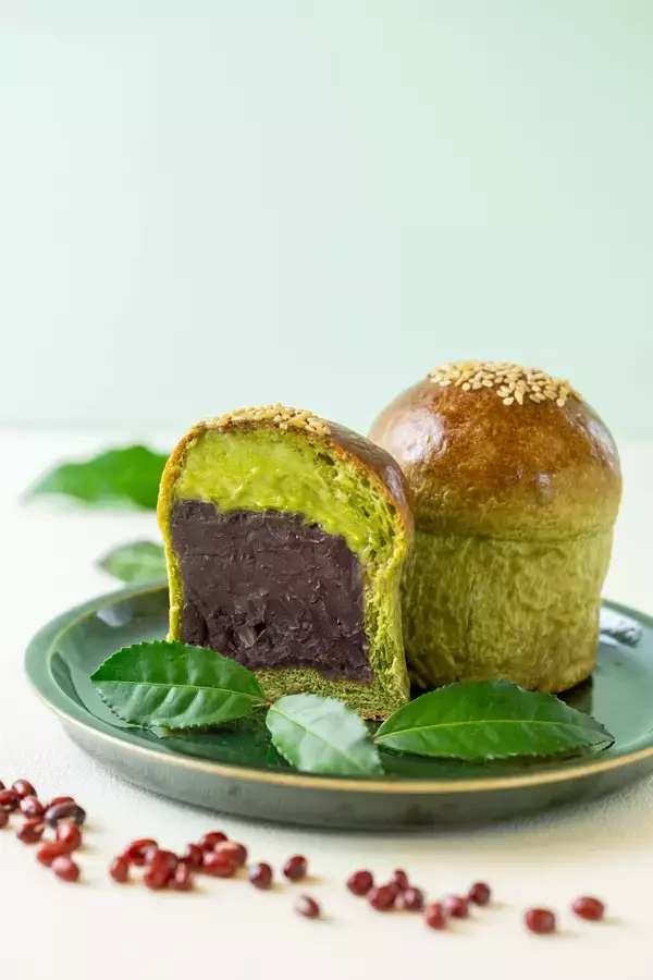 「累計販売個数145万個突破！！名物「熱海ばたーあんパン」初夏限定『冷やし熱海ばたーあんパン抹茶』など、ひんやりメニューが4/25(土)から続々登場！」の画像