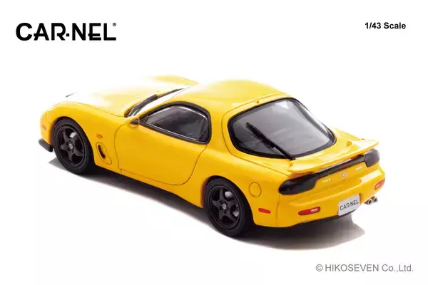 「ロータリーエンジン30周年記念の黄色いRX-7と黒いRZが1/43スケールダイキャストミニカーで登場　限定各300個」の画像