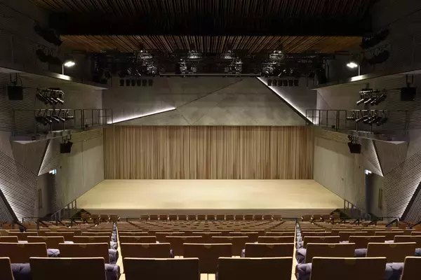 「[神戸初開催]700本のキャンドル×ヴァイオリンの幻想コンサート「あかりと音楽。」ペアチケット追加販売開始！」の画像