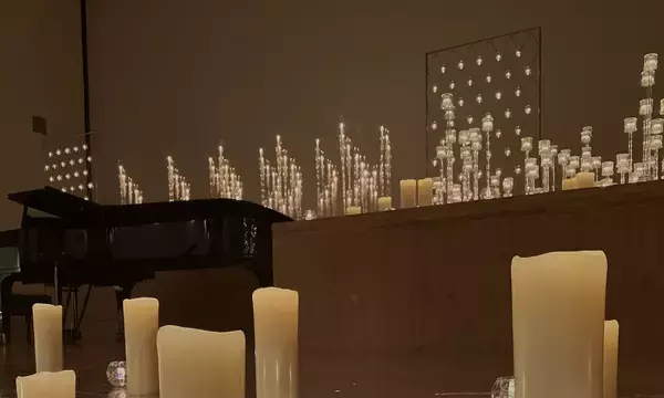 「[神戸初開催]700本のキャンドル×ヴァイオリンの幻想コンサート「あかりと音楽。」ペアチケット追加販売開始！」の画像