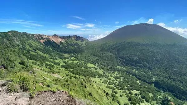 浅間山(前掛山)登山が約3年ぶりに再開　小諸から“活火山と向き合う登山体験”を発信、登山再開記念ツアーも実施