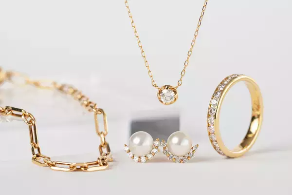 「ジュエリー購入で参加する猫の日チャリティー　「オレフィーチェ」が当日売上の5％を動物福祉団体へ寄付」の画像