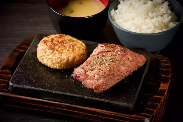 「コスパ大満足のステーキ専門店「肉をほおばり米を喰う！飽喰亭」が4/23(木)に兵庫県神戸市西区森友にグランドオープン！オープンキャンペーンでハンバーグトッピングをプレゼント」の画像