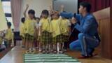 「近畿大学九州短期大学附属幼稚園で「交通安全教室」を実施　警察官から交通ルールを学び、交通安全意識を育む」の画像1